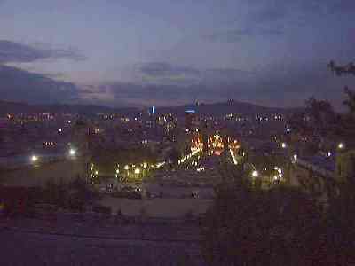 BarcelonaAtNight.jpg (6942 bytes)