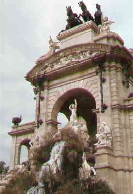 Fountain.jpg (10943 bytes)