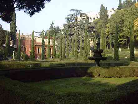 GiustiGardens-Verona.jpg (16692 bytes)