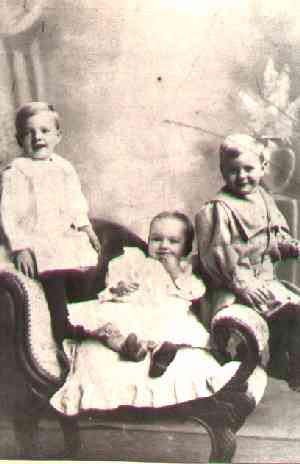 Arthur&Cylil&Mourice@~1907.jpg (12174 bytes)