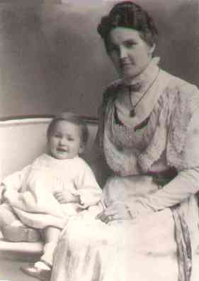 EmmaJA&JoyceW@1908.jpg (7473 bytes)